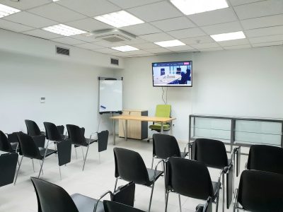 Aithousa seminariou Bizcenter 4